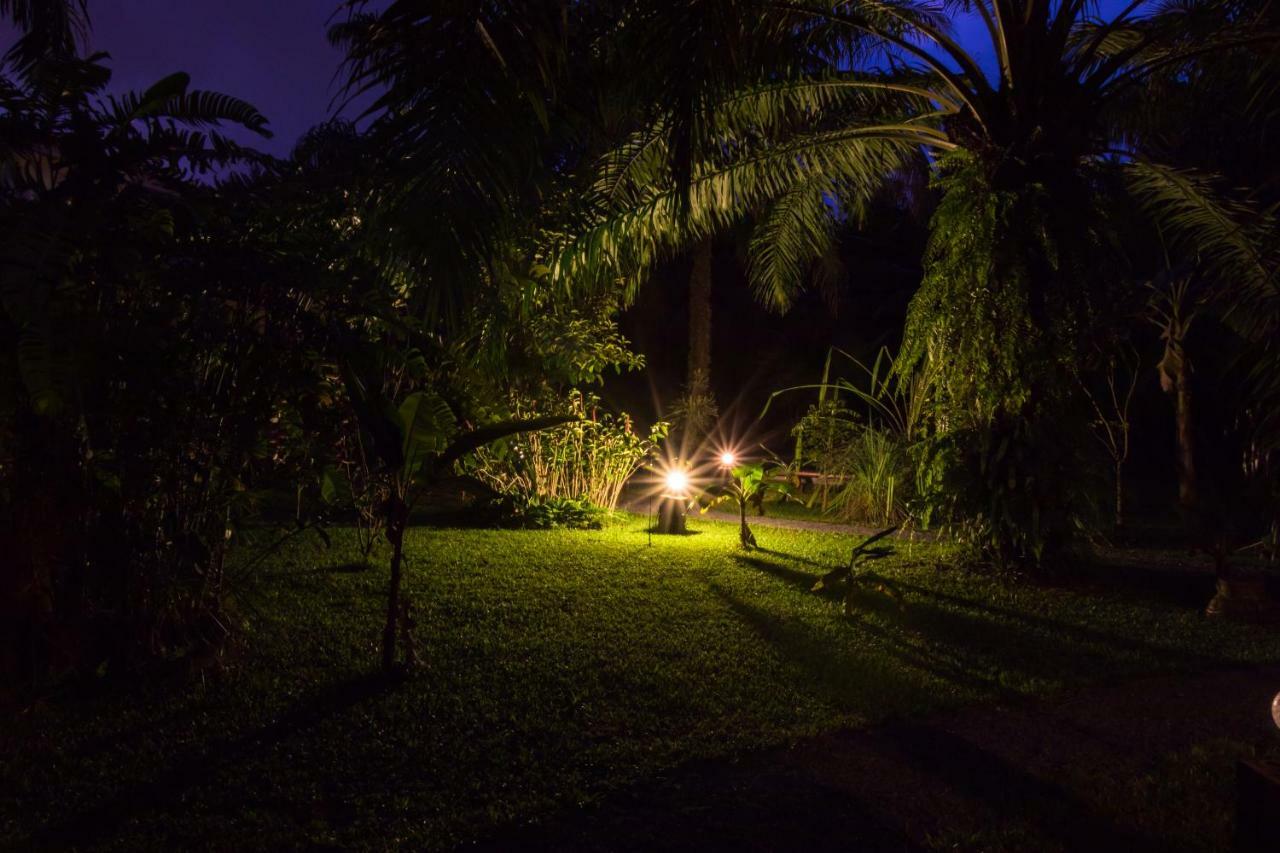 Aathid Garden Khao Lak Villa Екстериор снимка